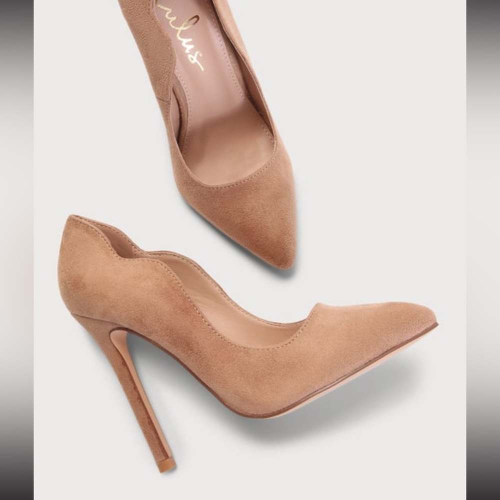 ⭐️Lulus nude suede heels - size 5.5. Never worn⭐️